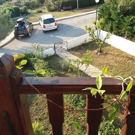 Summer House At Trikorfo غيراكيني