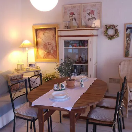 Holiday home Summer House At Trikorfo *